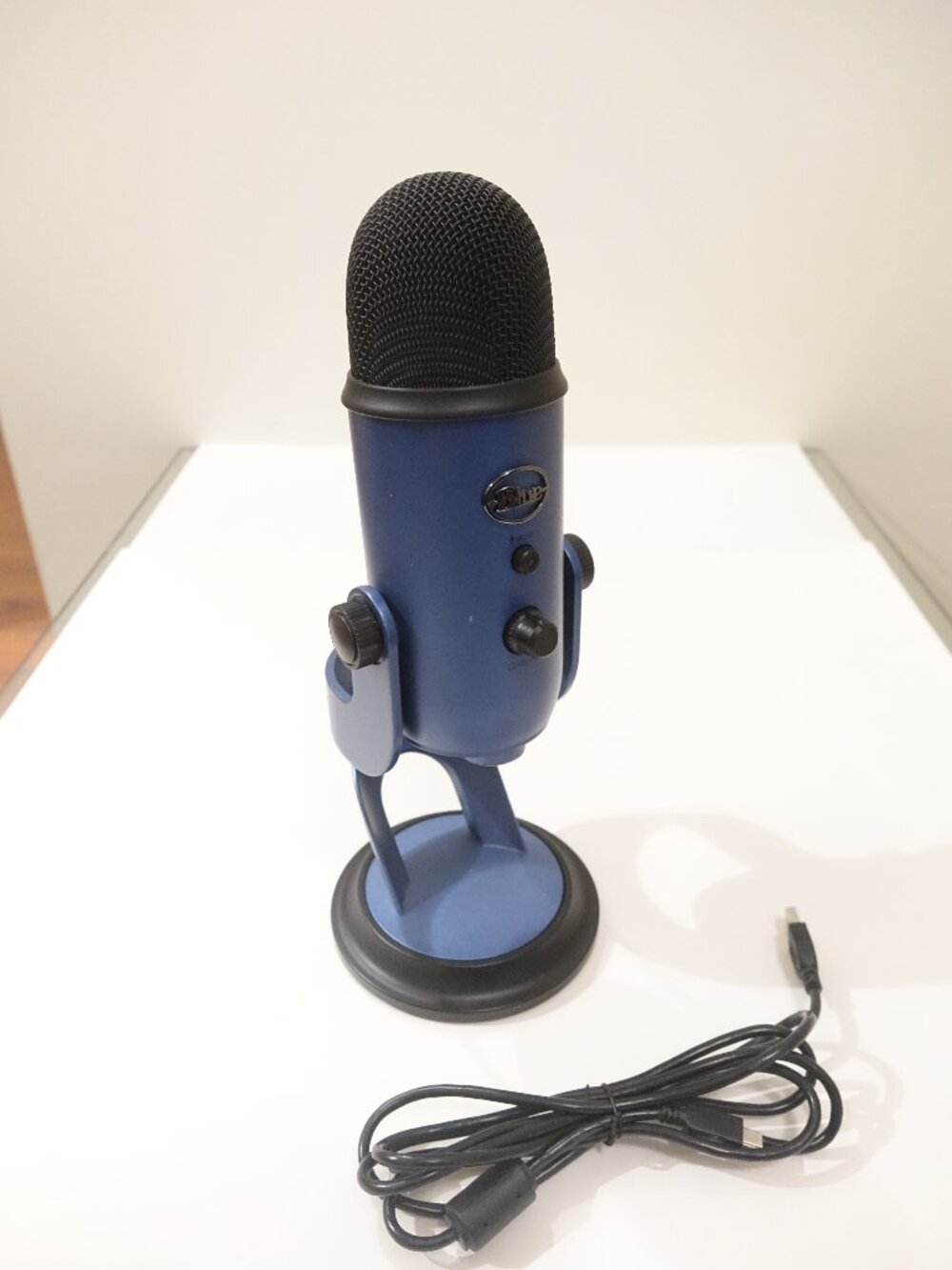 Midnight Blue Yeti USB Condenser Microphone w/ Cable